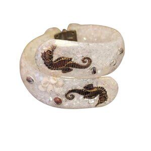 Vintage Lucite Confetti Sea Shell Mermaid Clamper Bracelet (A5709)